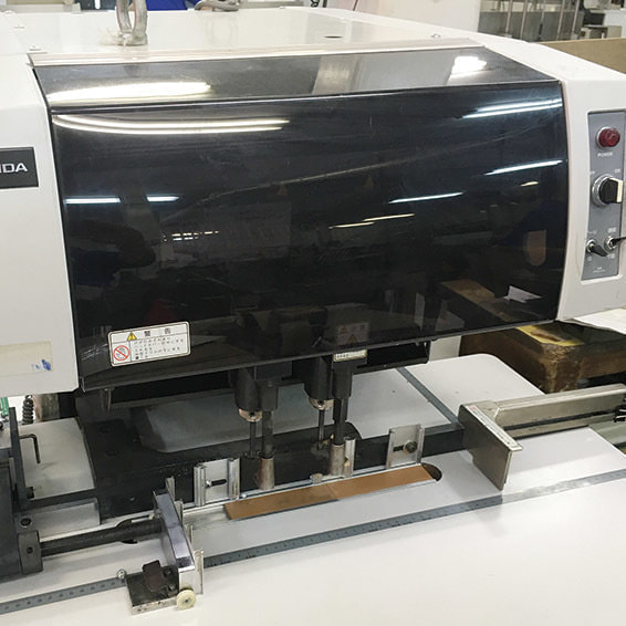 穴開け用の機械